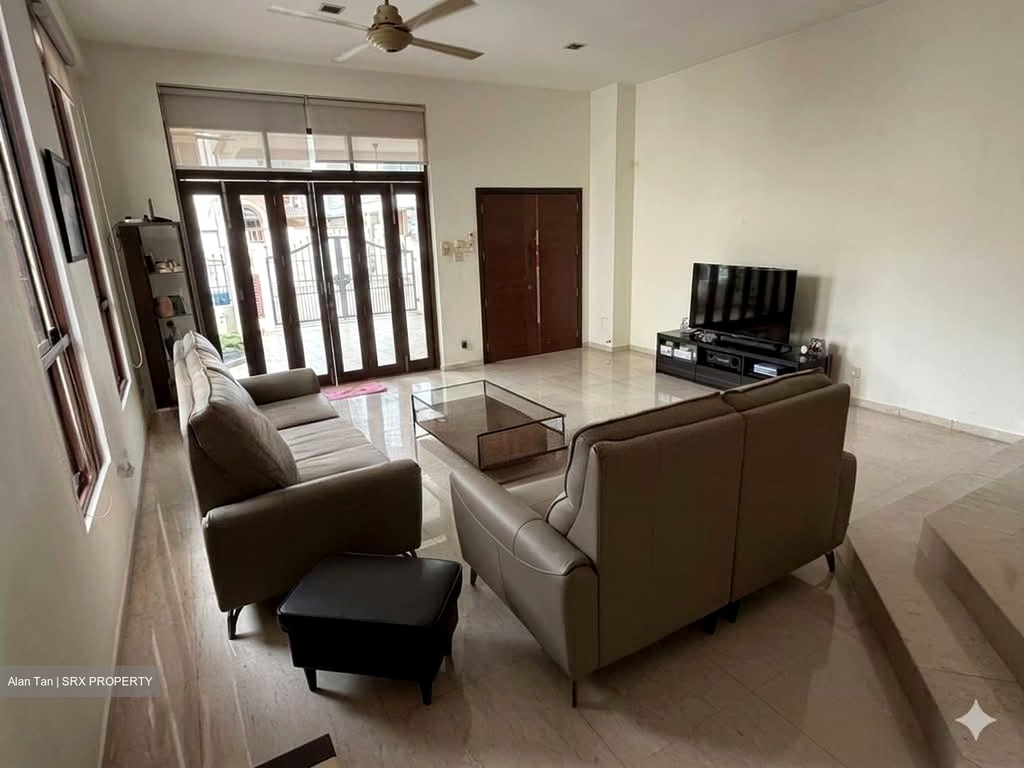 Phillips Avenue (D19), Semi-Detached #572313211